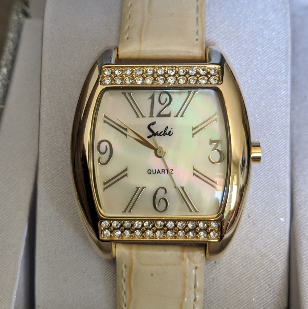 Saché Mother of pearl faced watch